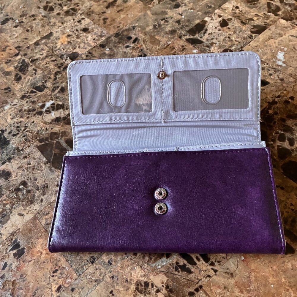 Purple RFID protection Mundi brand wallet has slots for coupons, receipts - Picture 6 of 6